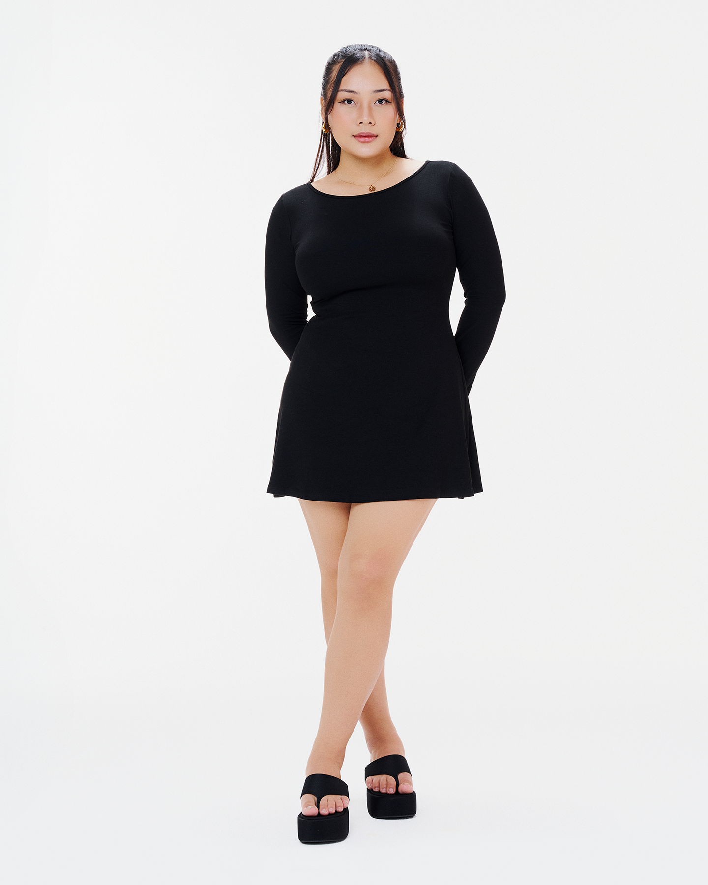 Váy dài tay cổ thuyền nữ - MCD01