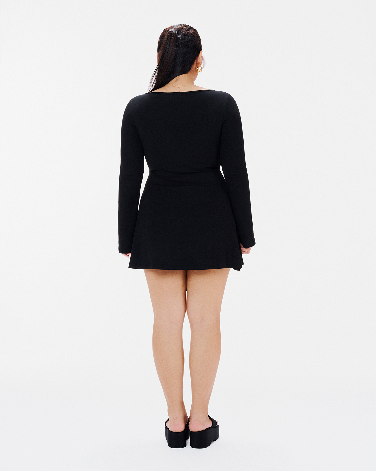 Váy dài tay cổ thuyền nữ - MCD01