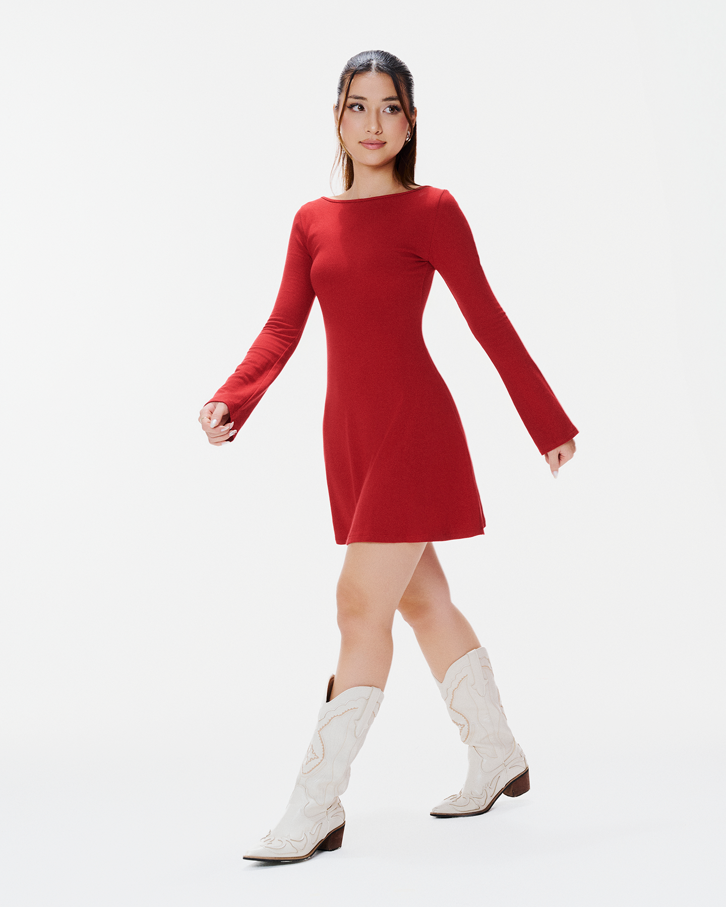 Váy dài tay cổ thuyền nữ - MCD01