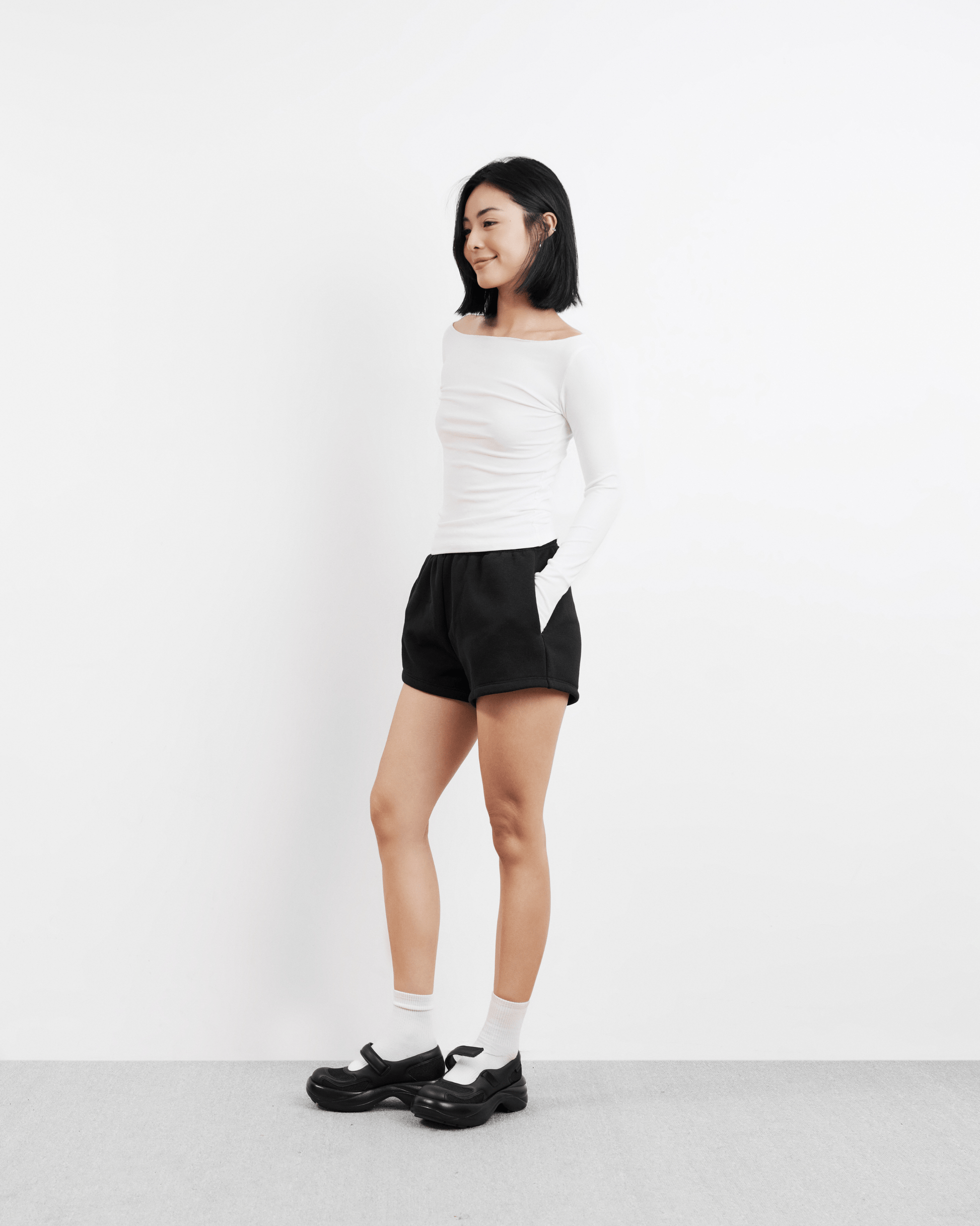 Quần short nữ dáng thể thao