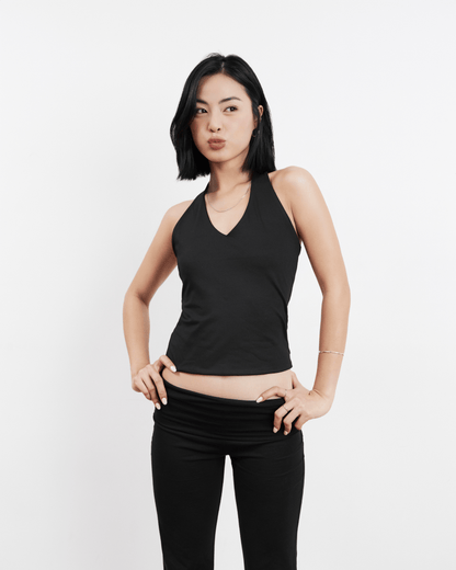 Áo hở lưng cổ yếm